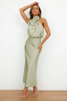 Isabella | Robe Satinée & Élégance Assurée