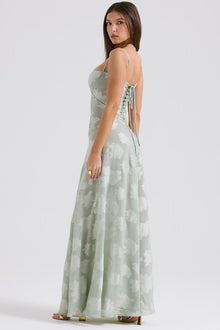 Inaya | Robe Transparente & Élégance Sombre