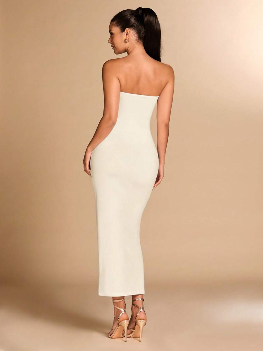 Lyanne | Robe Sculptée & Fleur Dorée