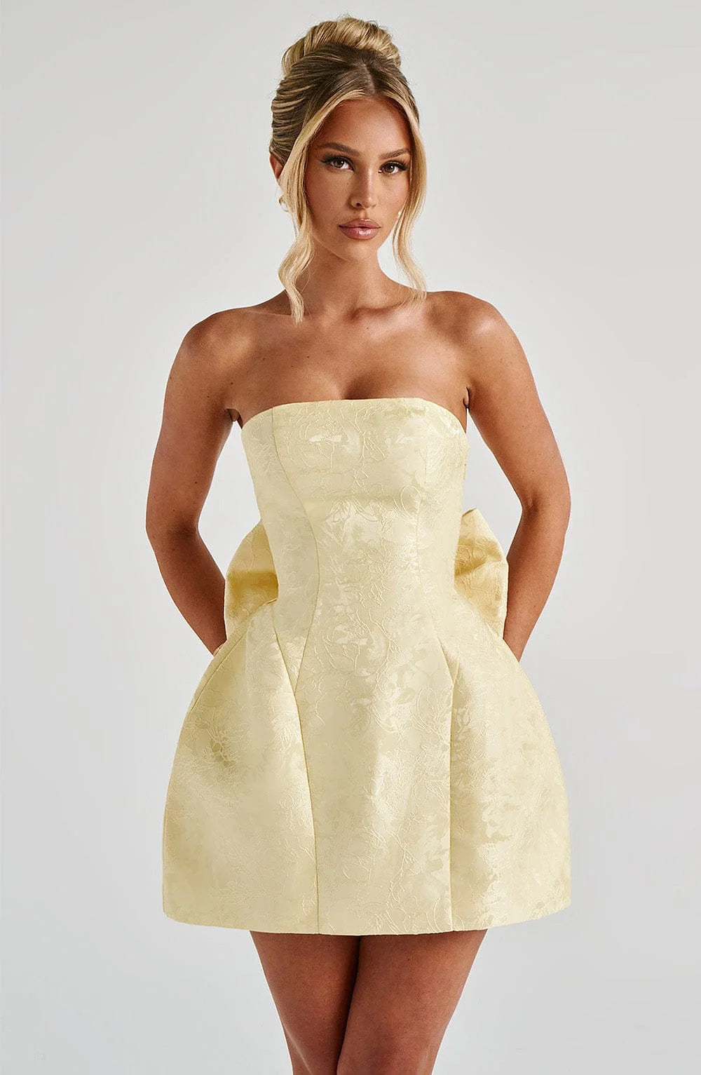 Elani | Robe Mini Chic & Silhouette Sublimée