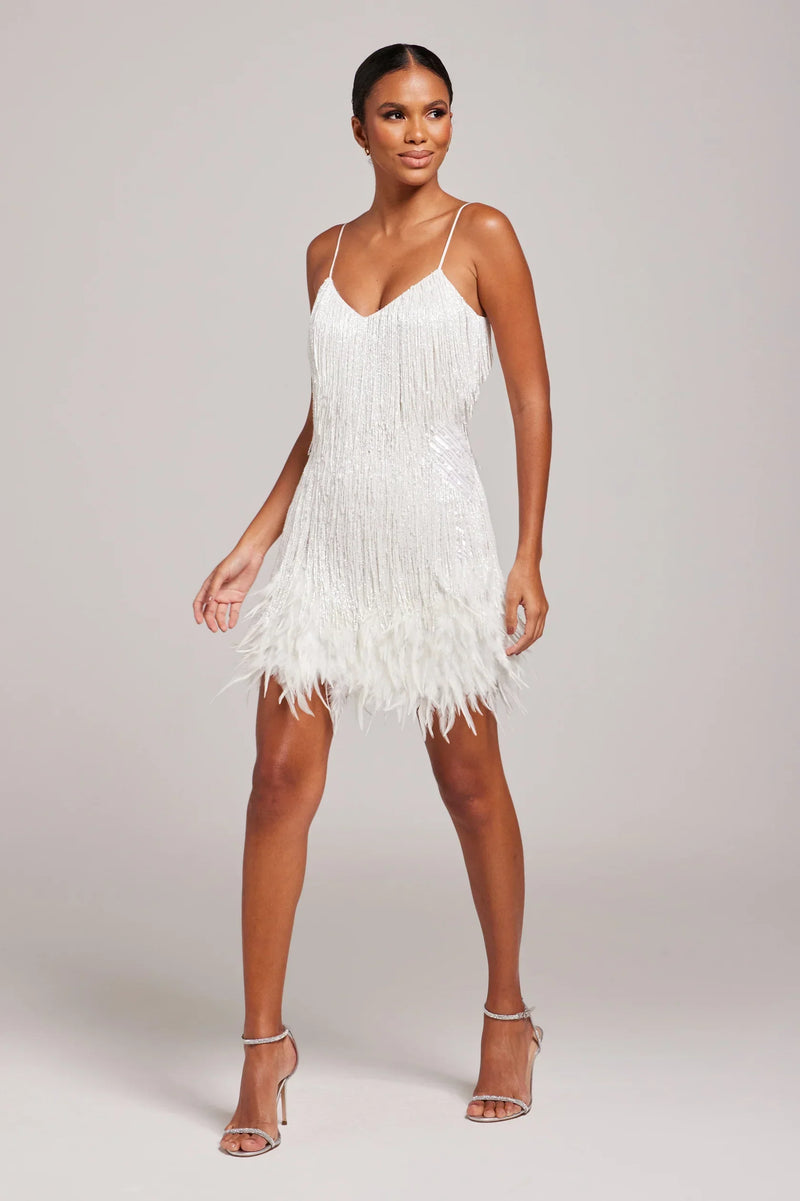 Nayaema | Robe Brillante & Effet Plumes