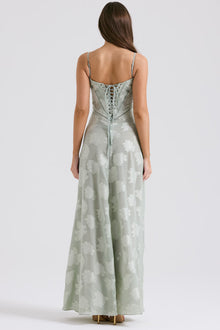 Inaya | Robe Transparente & Élégance Sombre