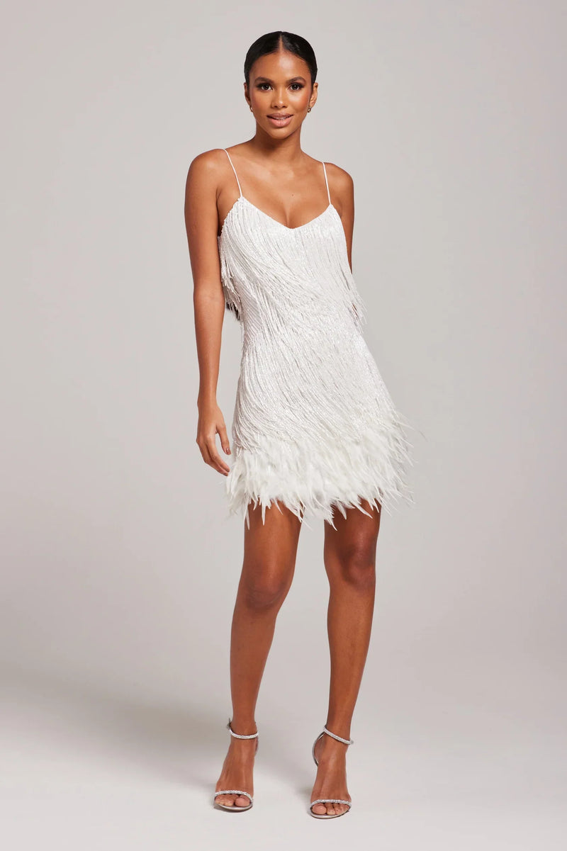 Nayaema | Robe Brillante & Effet Plumes
