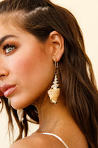 Boucles d'oreilles en coquillage accent doré Maui