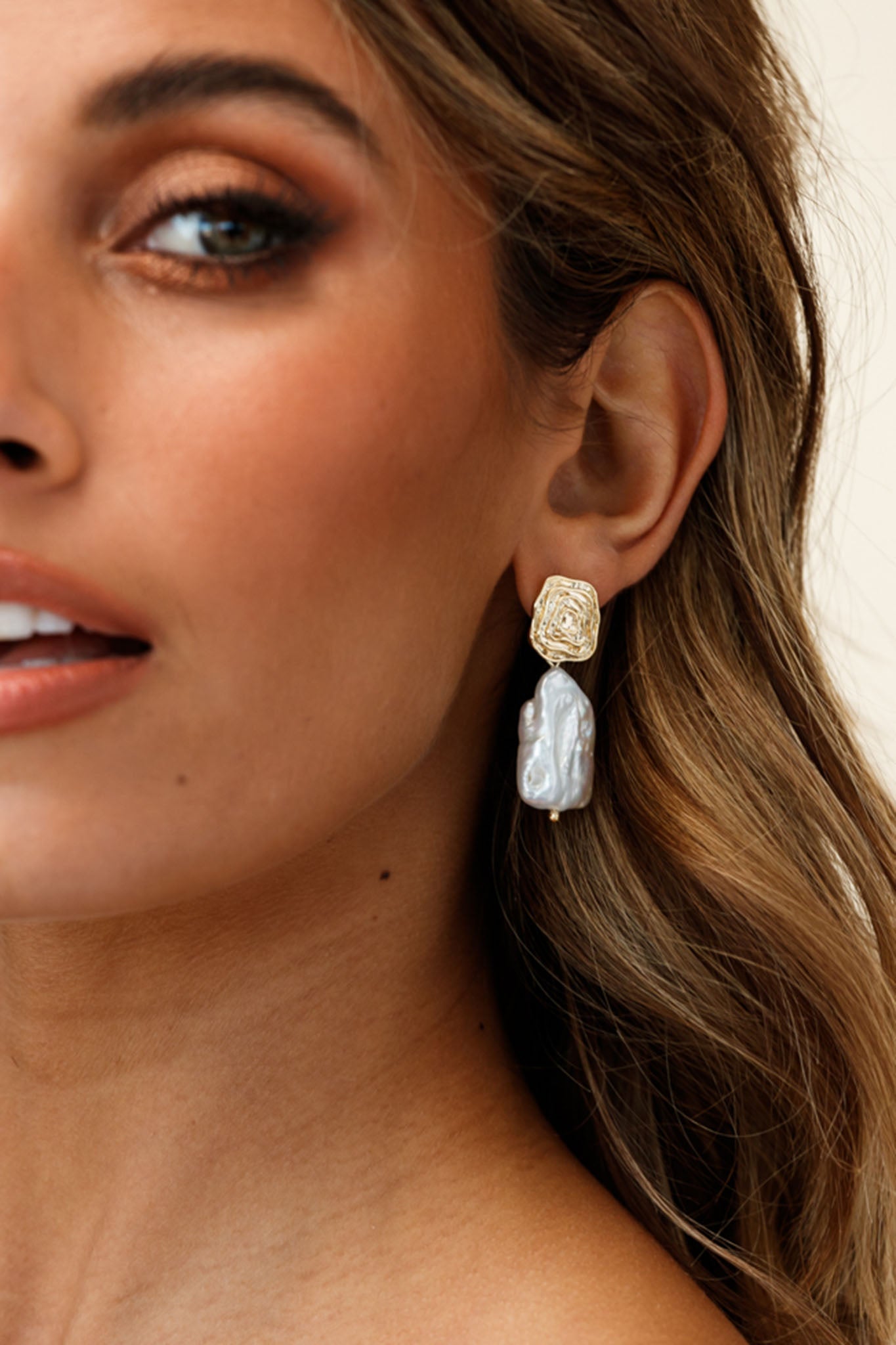 Boucles d'oreilles Baroque en Perle d'Antigua Or
