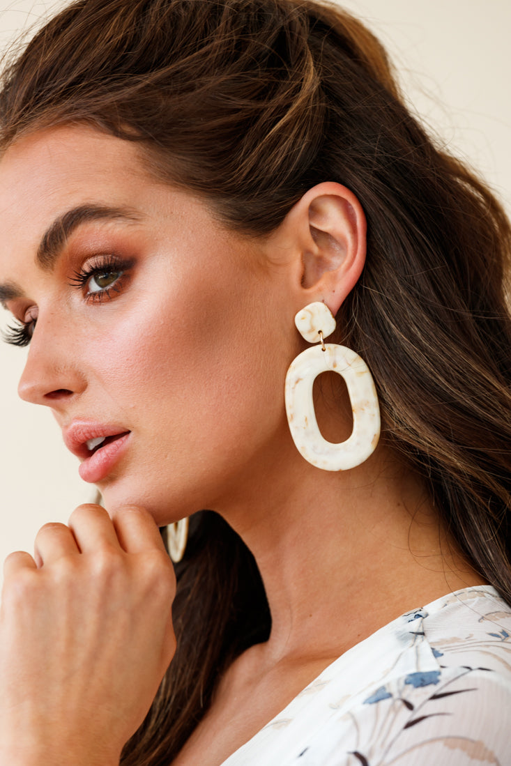 Boucles d'oreilles ovales marbrées Zuma Beige