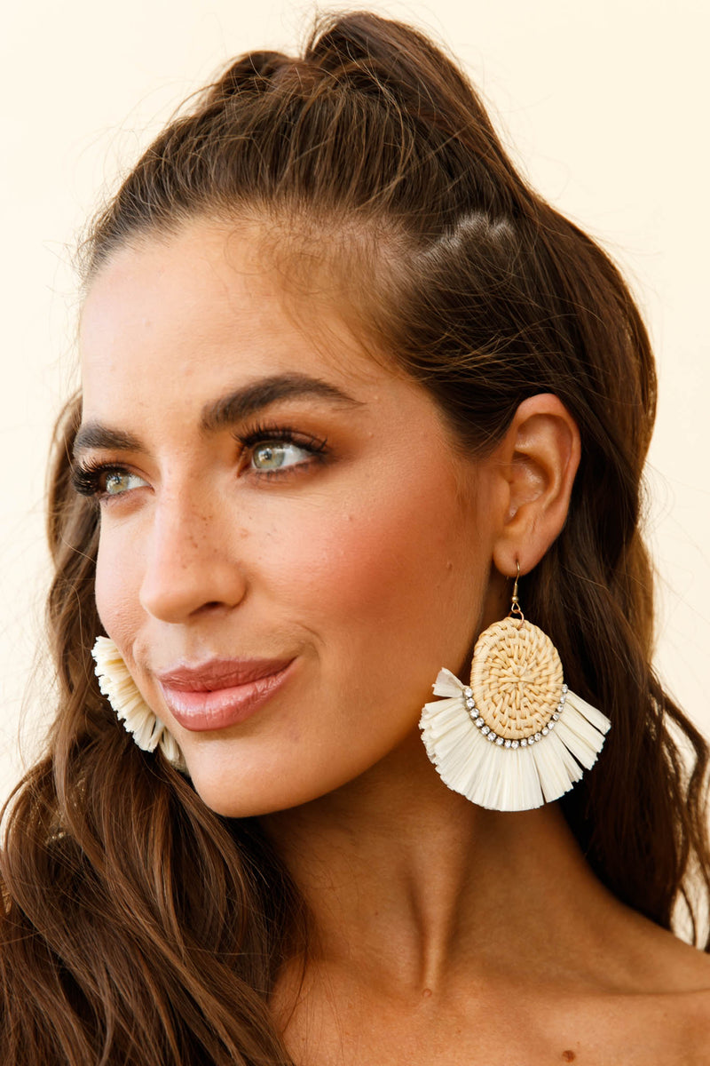 Boucles d'oreilles en paille tissée avec accent diamante Kenya Naturel