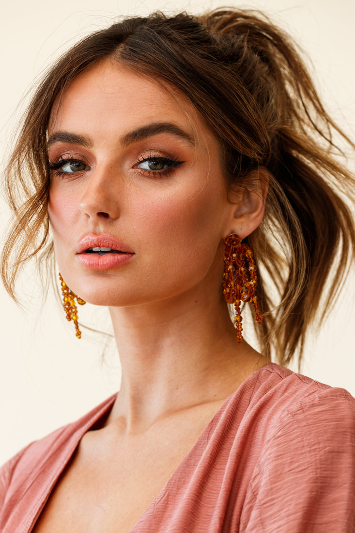 Boucles d'oreilles à nœud perlé Flora Tan