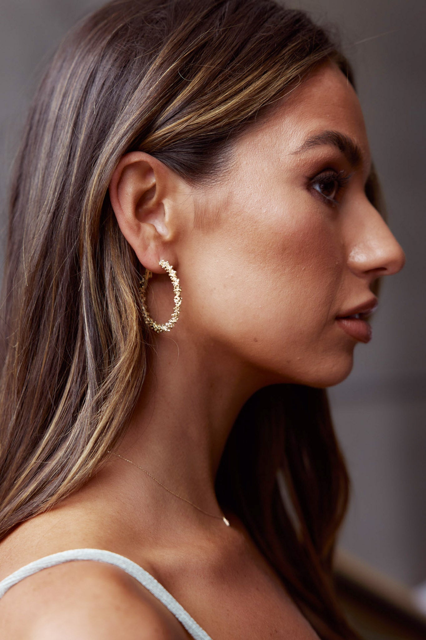 Boucles d'oreilles créoles texturées Saturne en or