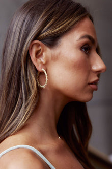 Boucles d'oreilles créoles texturées Saturne en or