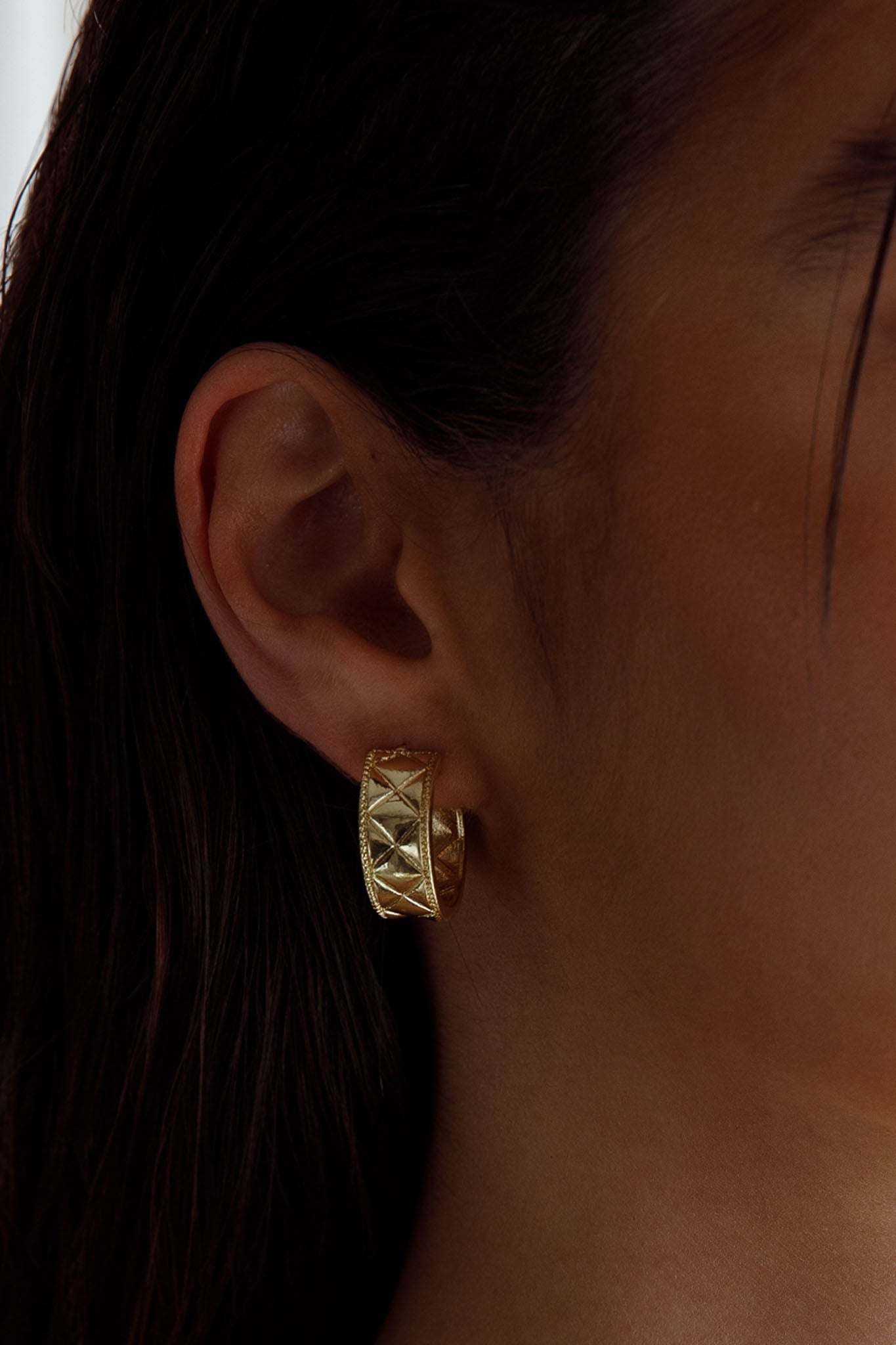 Boucles d'oreilles créoles petites gravées en or
