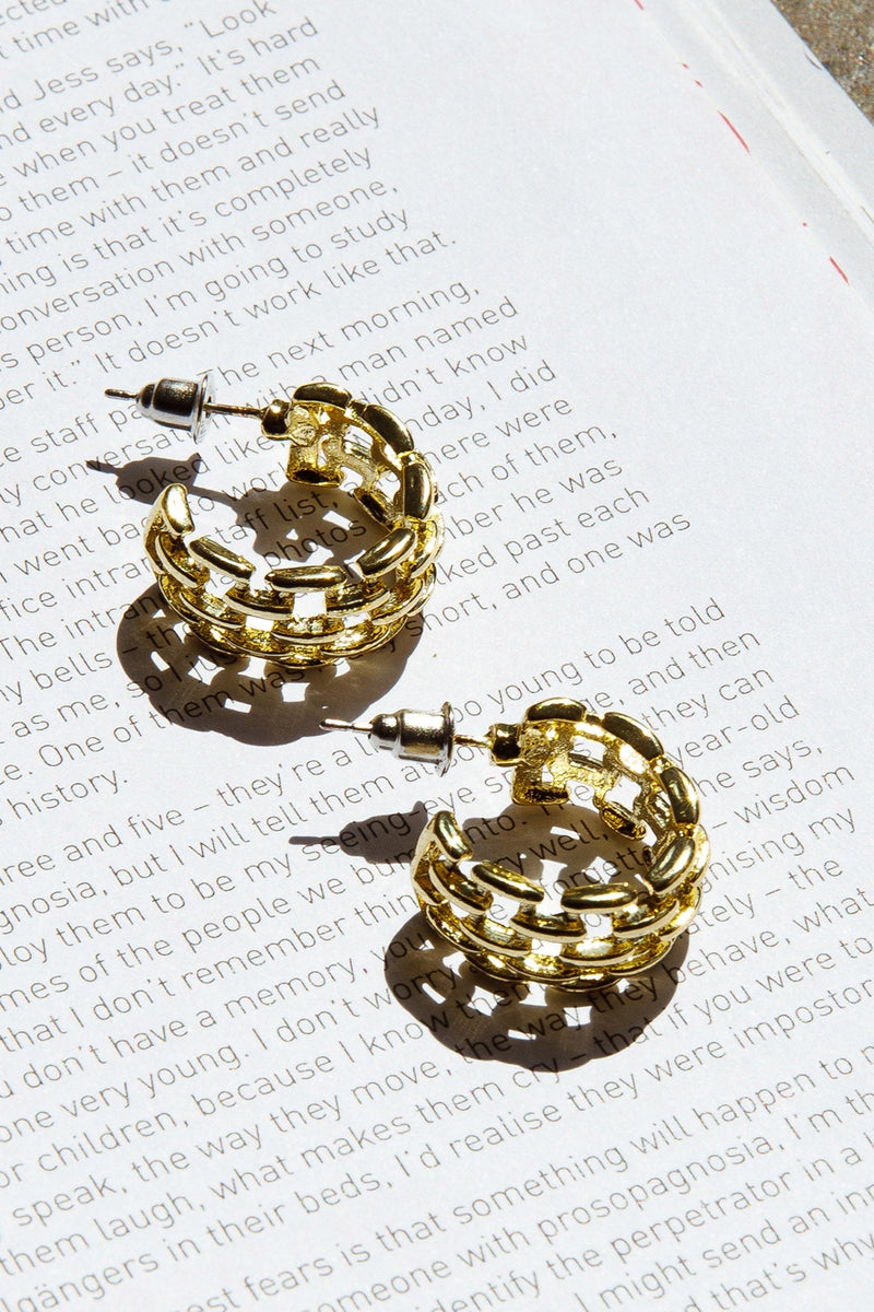 Boucles d'oreilles créoles petites en lien carré dorées