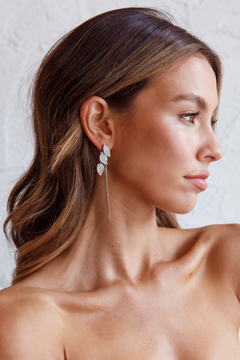 Boucles d'oreilles pendantes en forme de feuilles en zircon argenté