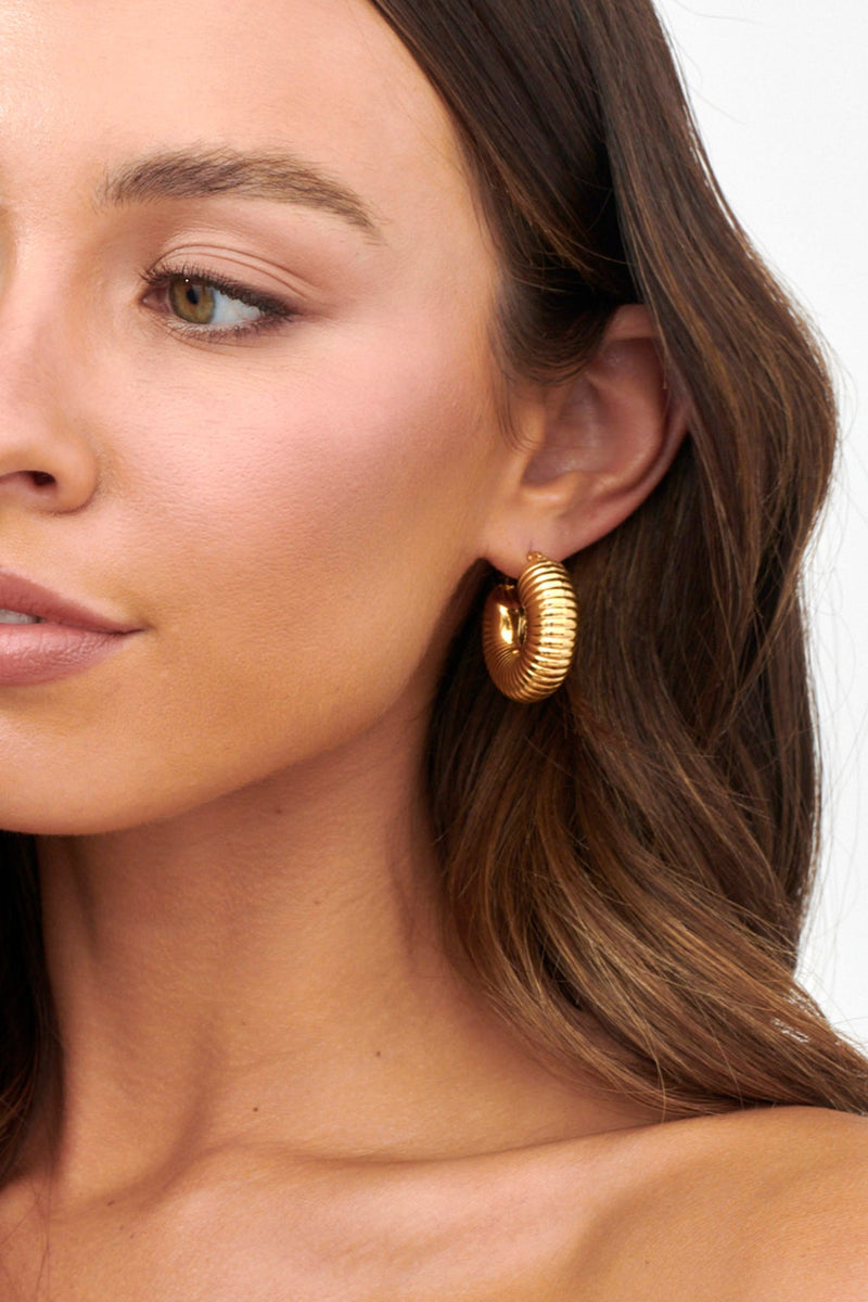 Boucles d'oreilles créoles en or Tammi à côtes épaisses