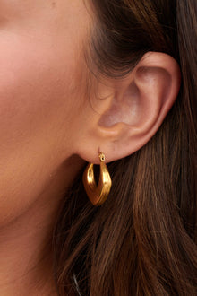 Boucles d'oreilles Huggie Géométriques Tilly Or