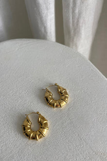 Boucles d'oreilles créoles chunky côtelées Hillary Or