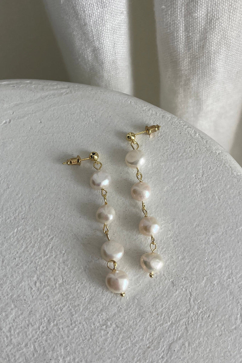 Boucles d'oreilles Maude en chaîne avec perles dorées