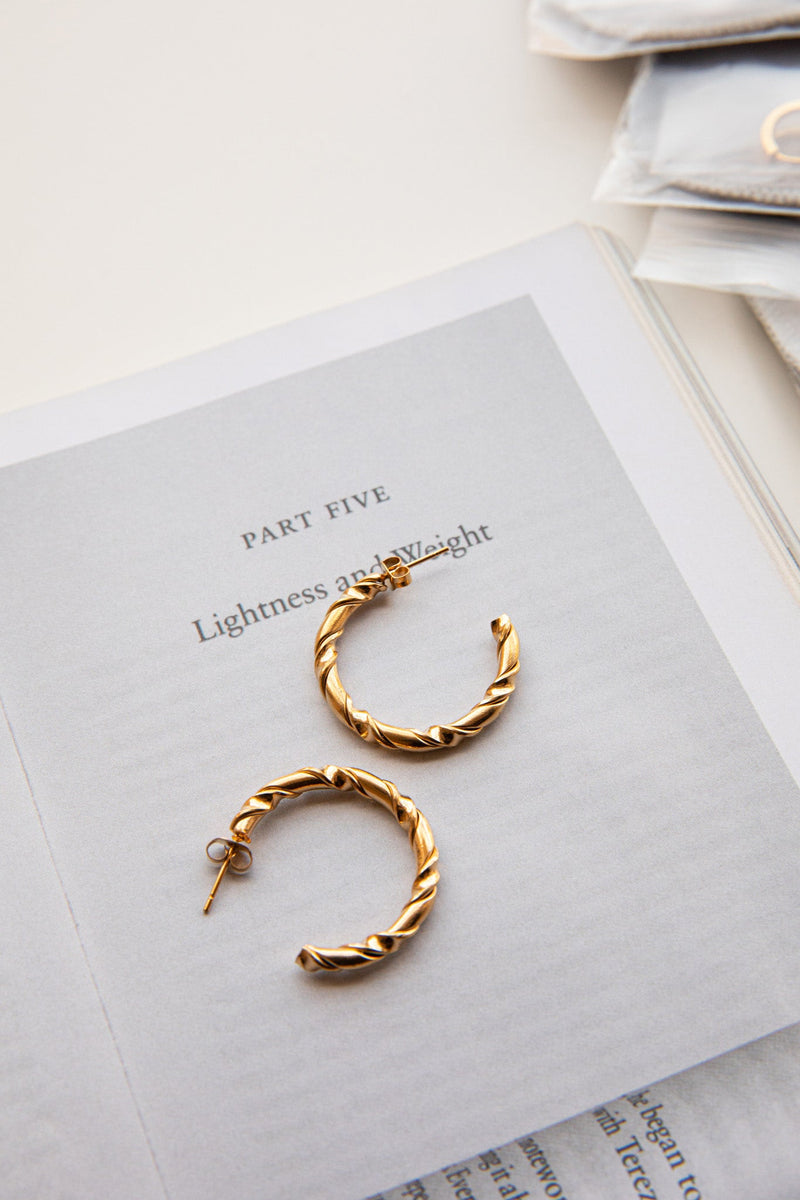 Boucles d'oreilles créoles ouvertes Rachmaninov en or