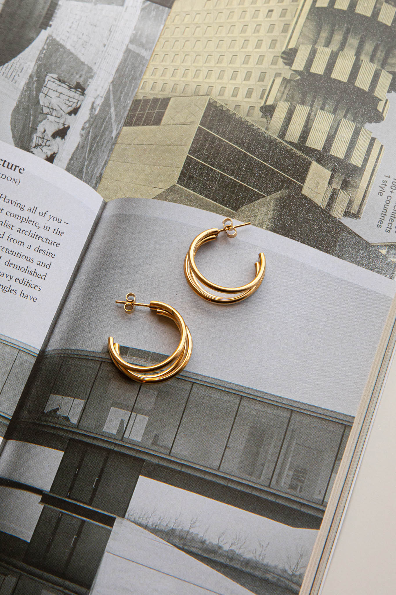 Boucles d'oreilles ouvertes triple Dominique en or
