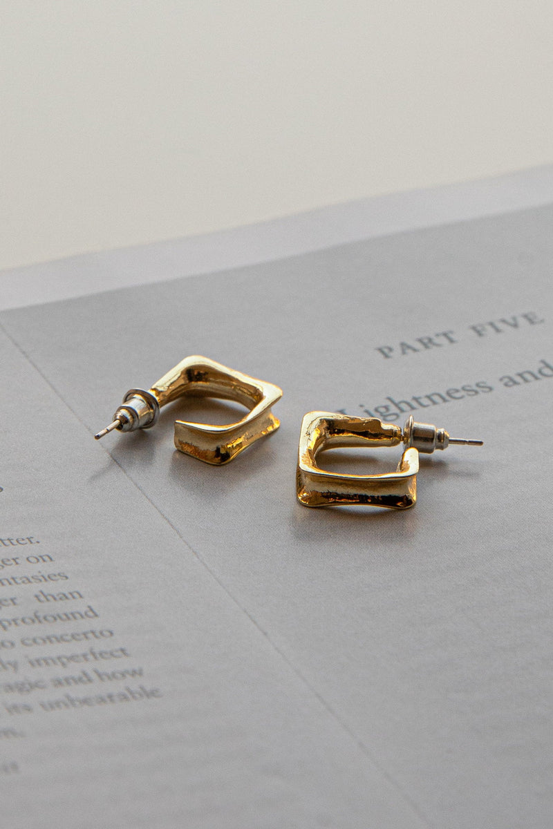 Boucles d'oreilles créoles ouvertes Isis en or
