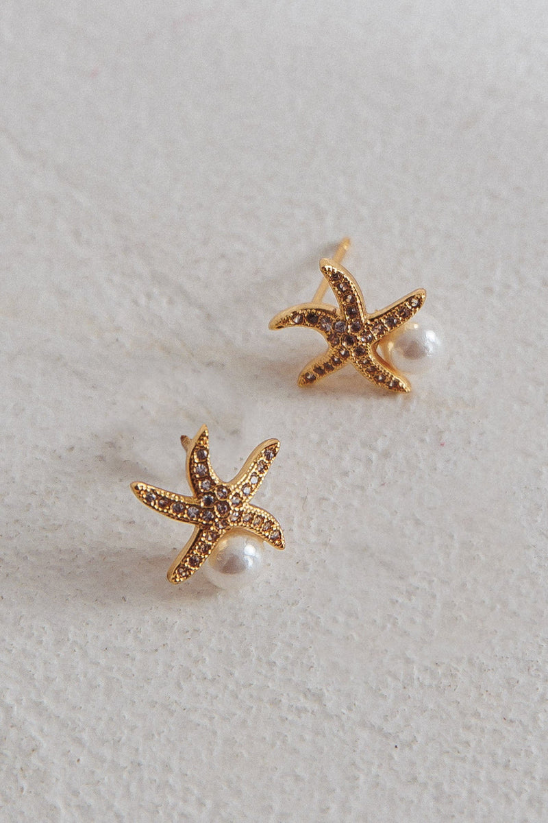 Boucles d'oreilles Étoile de Mer Éthérée avec Perle en Stud Or