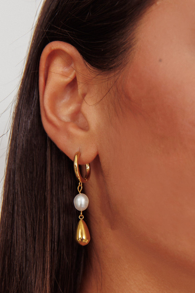 Boucles d'oreilles Elodie en perles goutte d'eau dorées
