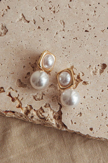 Boucles d'oreilles Clara en perles carrées dorées