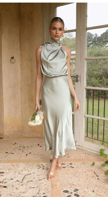 Isabella | Robe Satinée & Élégance Assurée