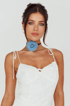 Collier ras du cou Tiana en denim avec fleur