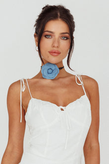 Collier ras du cou Tiana en denim avec fleur