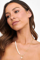 Collier en perles et chaîne Amelia Or