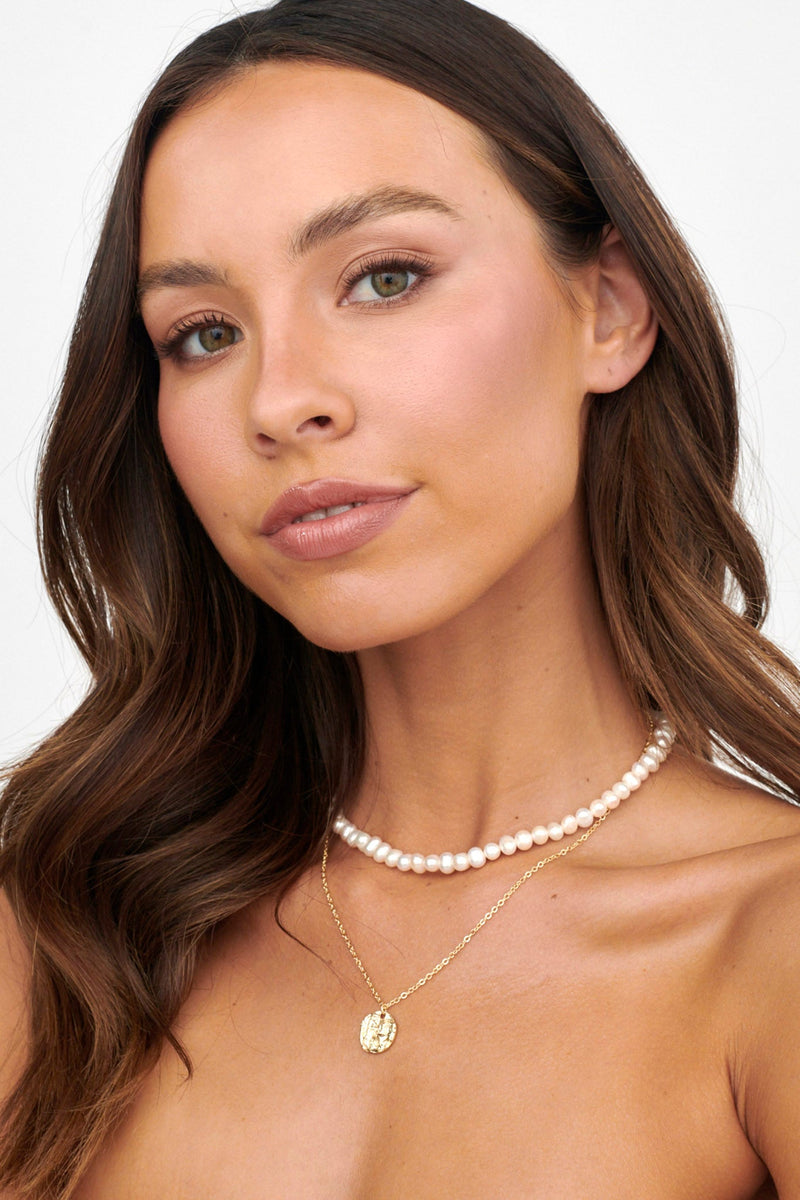 Collier Multi-Rangs en Perles et Pendentif Nikita Or