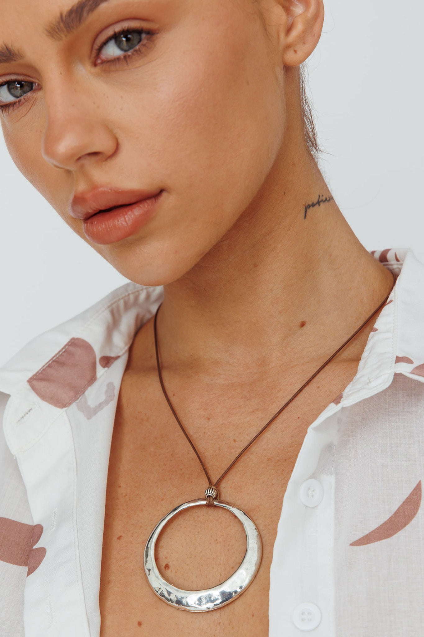 Collier Pendentif Cercle Le Monde Argent