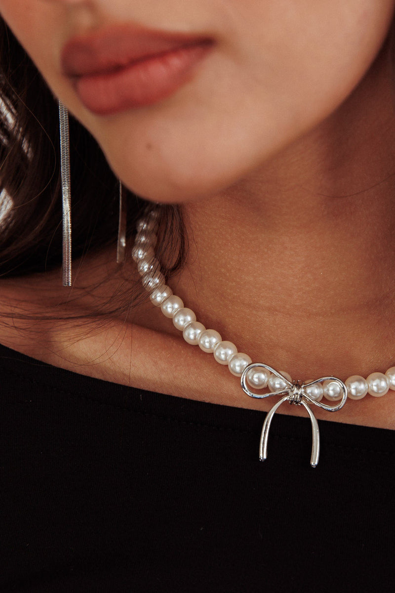 Collier en perles avec accent nœud Daydream Argent