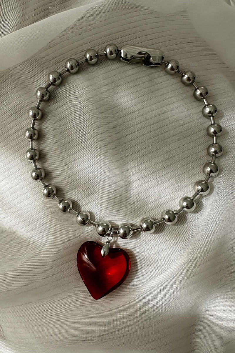 Collier Grand Cœur en Perles Argentées Lee Rouge
