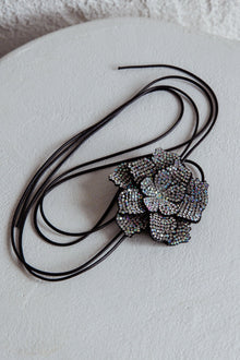 Collier Choker Fleur Diamante Magnolia Noir