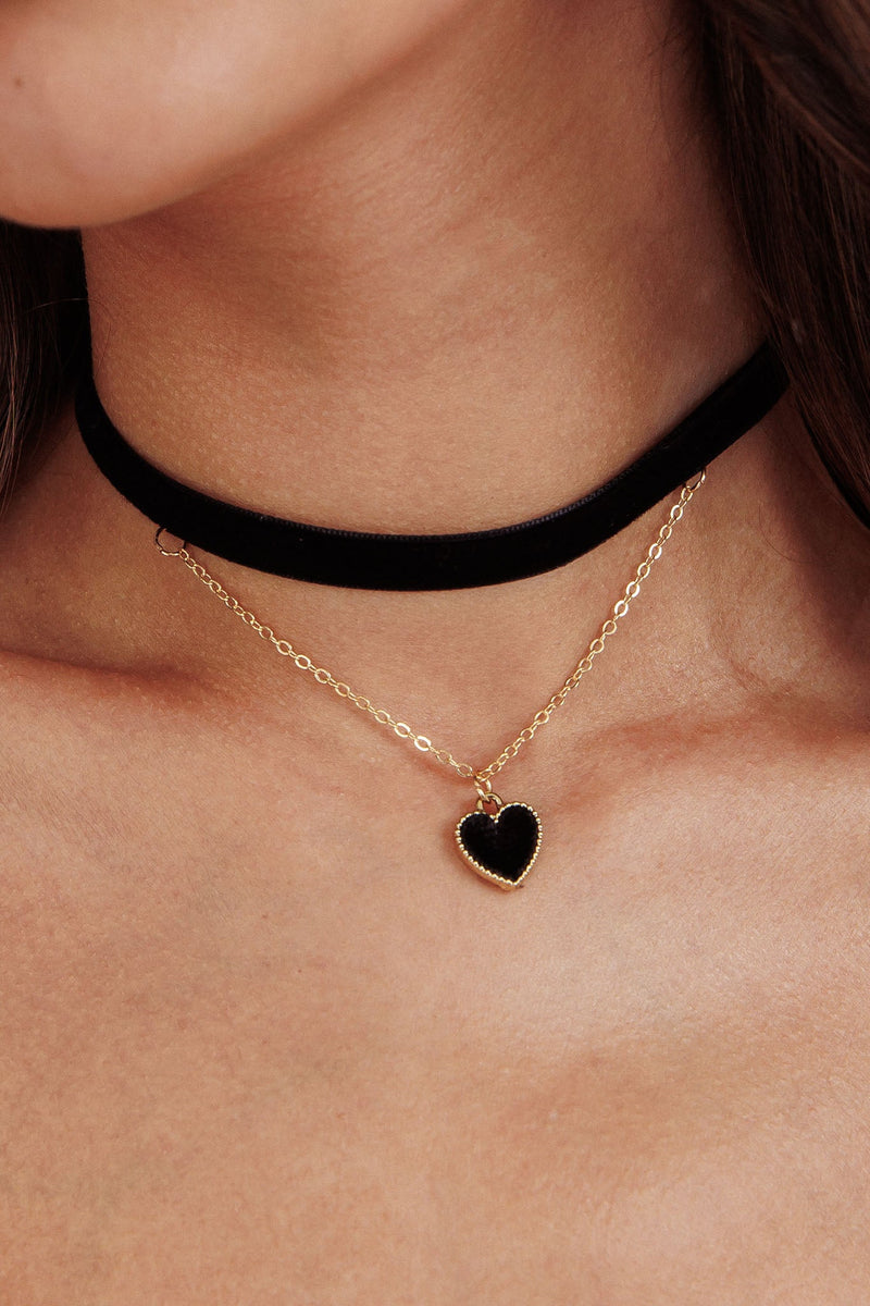 Collier ras du cou en velours Rosie cœur noir