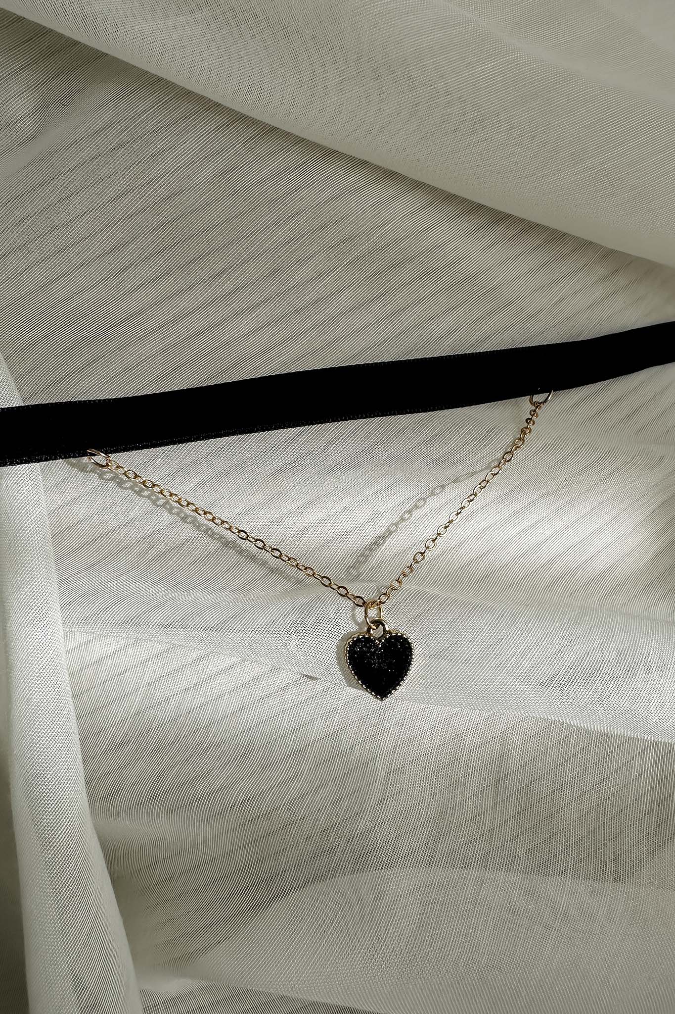 Collier ras du cou en velours Rosie cœur noir