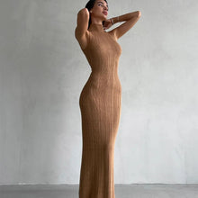 Ava | Élégance Noire & Silhouette Sculptée
