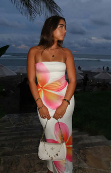 Soléa | Robe Fleurie & Esprit Tropical