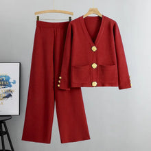 Maddie™ | Blouse avec des boutons en or et pantalon