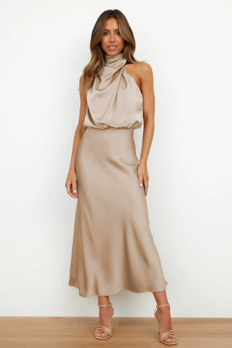 Isabella | Robe Satinée & Élégance Assurée
