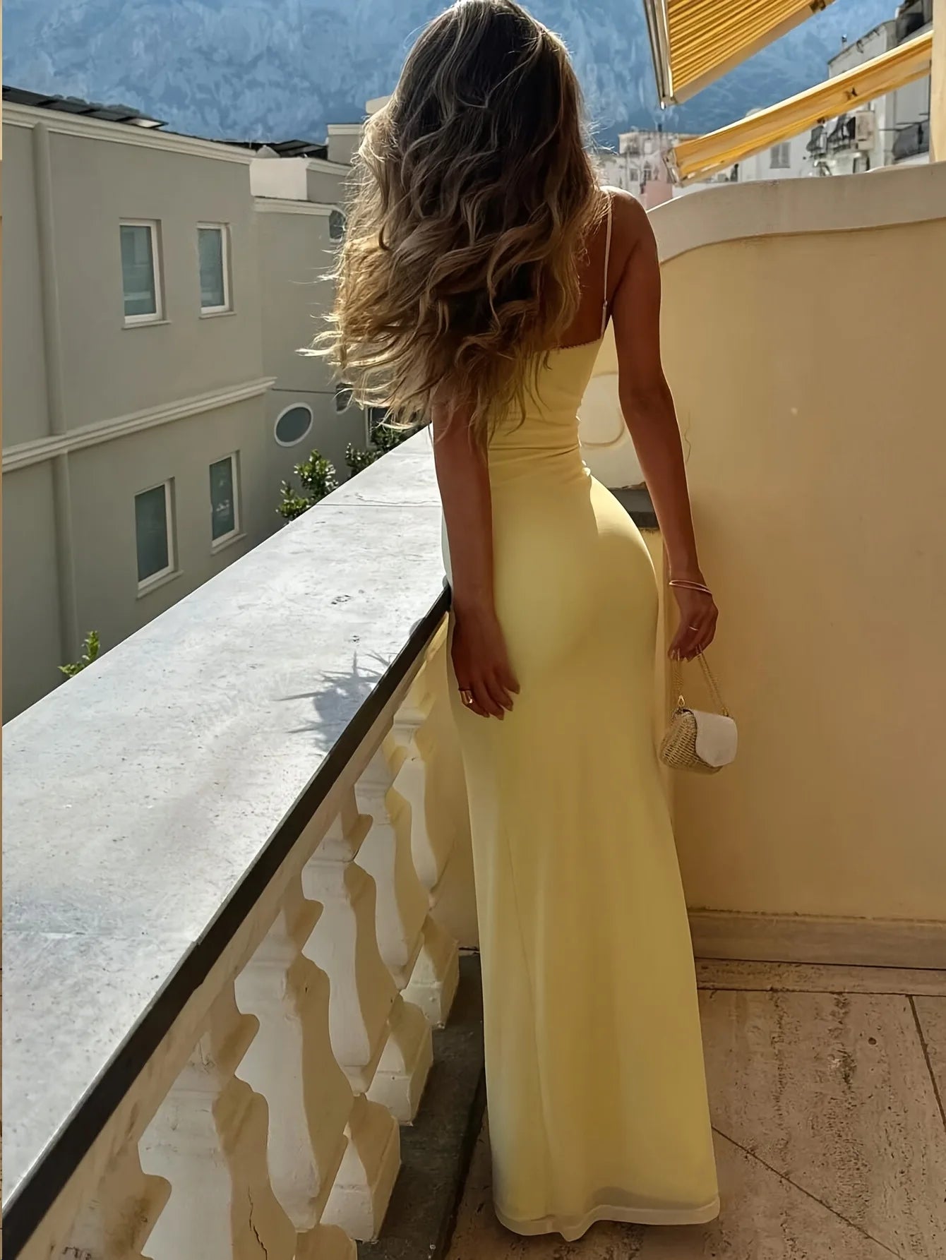 Mila | Robe Éclatante & Allure Élancée
