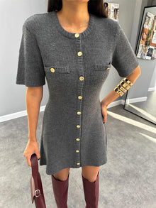 Nina| Robe Pull Cintrée & Détails Boutonnés