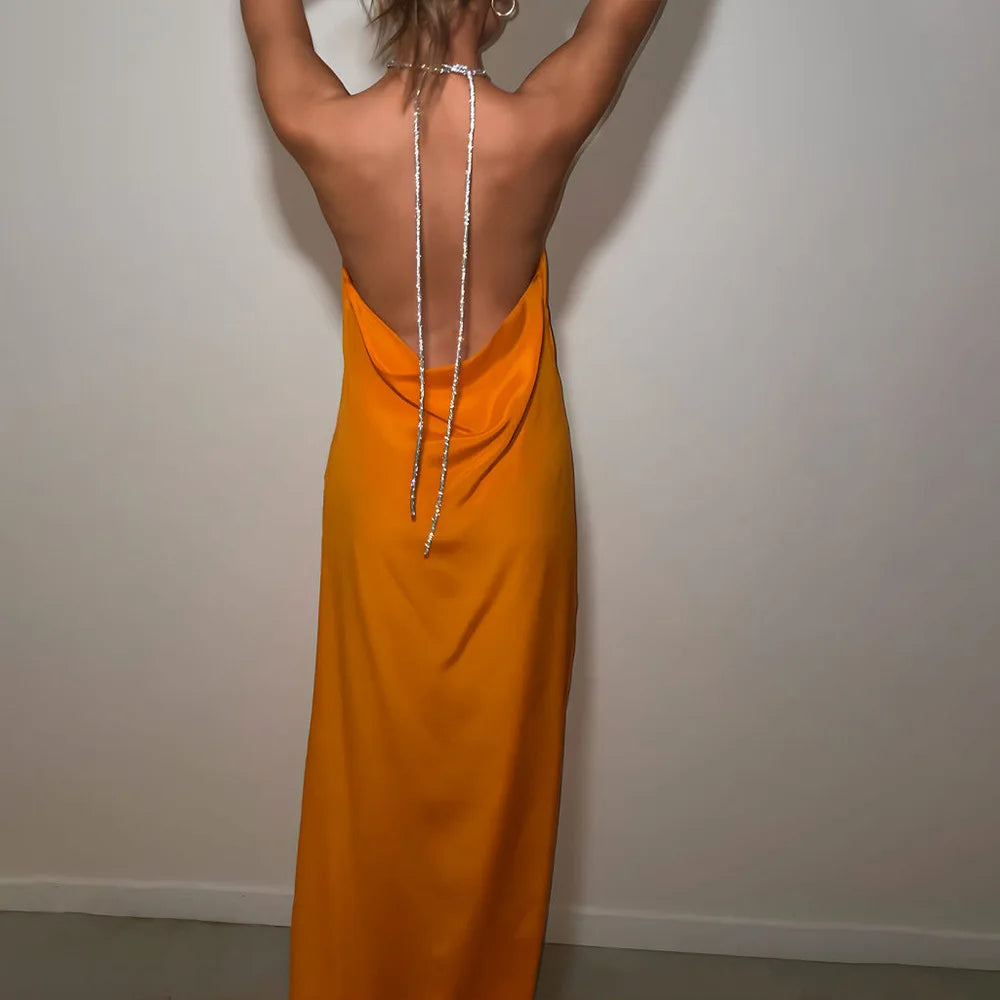 Lior | Robe Halter Satinée & Liberté Sensuelle