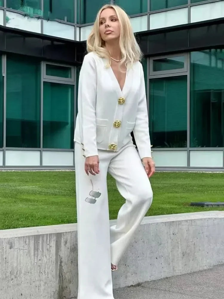 Maddie™ | Blouse avec des boutons en or et pantalon