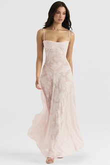 Inaya | Robe Transparente & Élégance Sombre