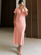Lina | Robe Satinée & Décolleté Élégant