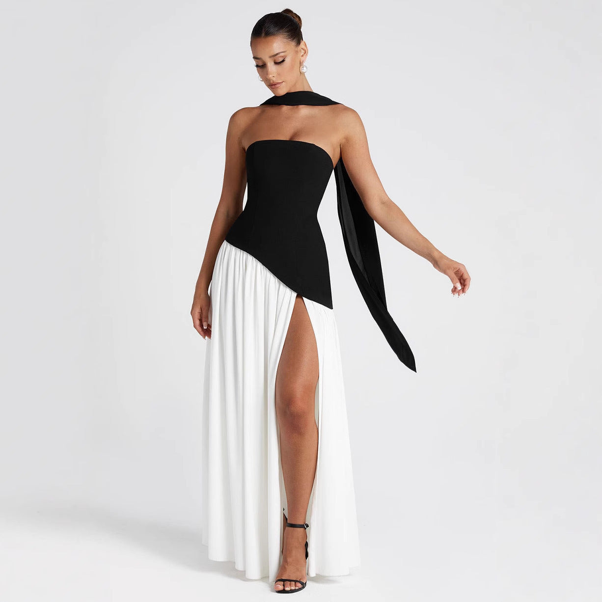 Leonie | Robe Drapée & Fente Audacieuse