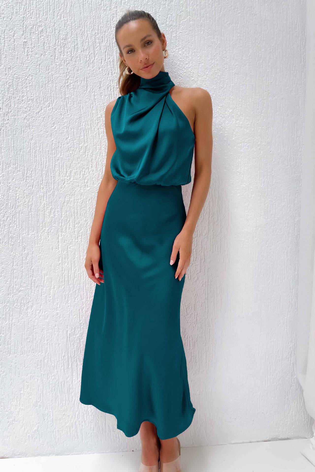 Isabella | Robe Satinée & Élégance Assurée